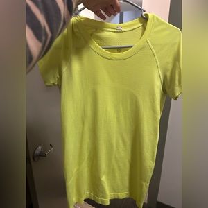 Size 6 LuluLemon swiftly tech